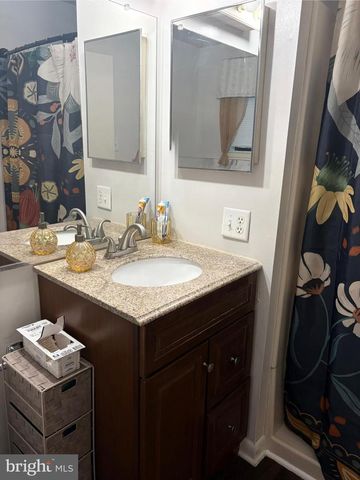 4403B ABERDEEN DR, Mount Laurel, NJ 08054
