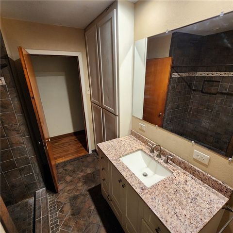 1446 Annapolis Dr, Corpus Christi, TX 78415