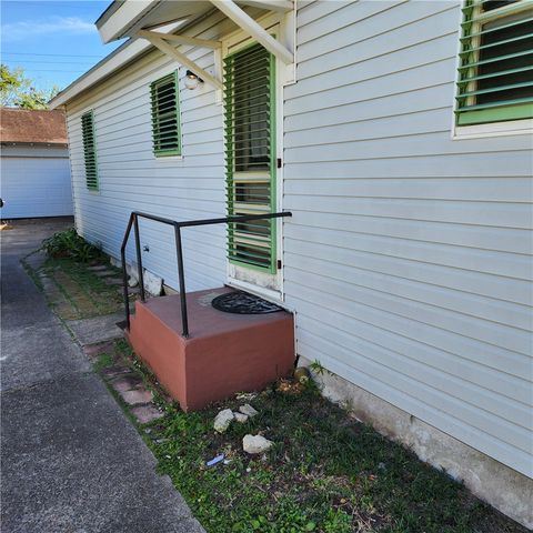 1446 Annapolis Dr, Corpus Christi, TX 78415