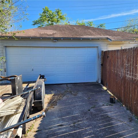 1446 Annapolis Dr, Corpus Christi, TX 78415