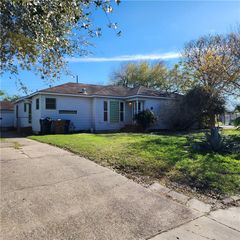 1446 Annapolis Dr, Corpus Christi, TX 78415