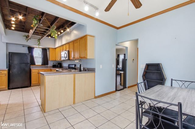 353 George Street, Trenton, MI 48183