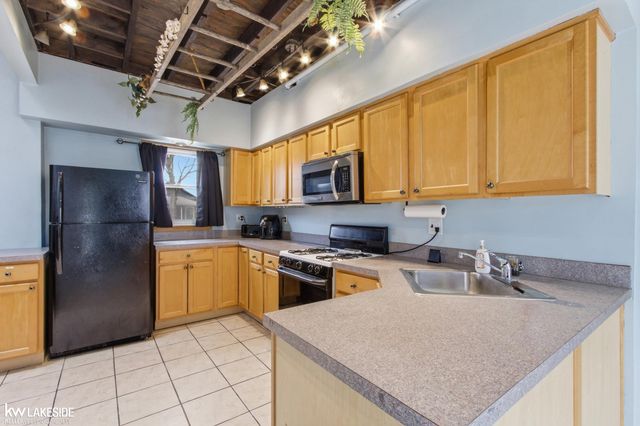 353 George Street, Trenton, MI 48183