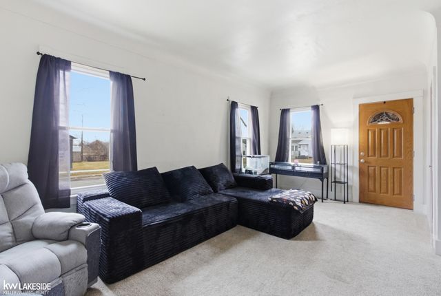 353 George Street, Trenton, MI 48183