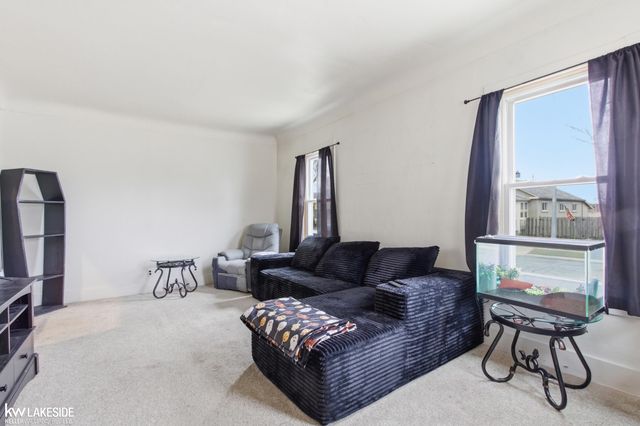 353 George Street, Trenton, MI 48183