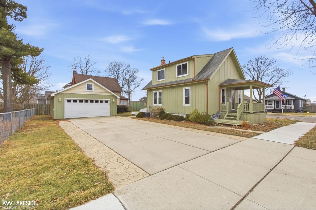 353 George Street, Trenton, MI 48183