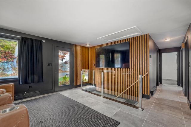 38 Appleton St, Saugus, MA 01906