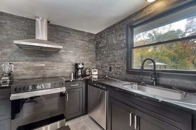 38 Appleton St, Saugus, MA 01906