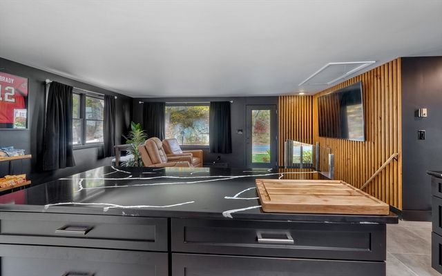 38 Appleton St, Saugus, MA 01906