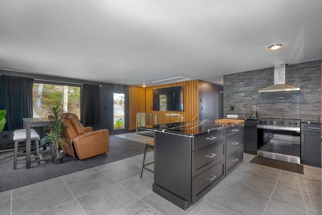 38 Appleton St, Saugus, MA 01906