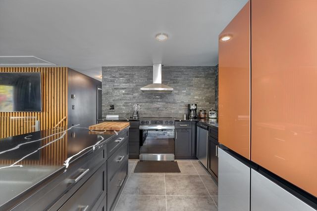 38 Appleton St, Saugus, MA 01906