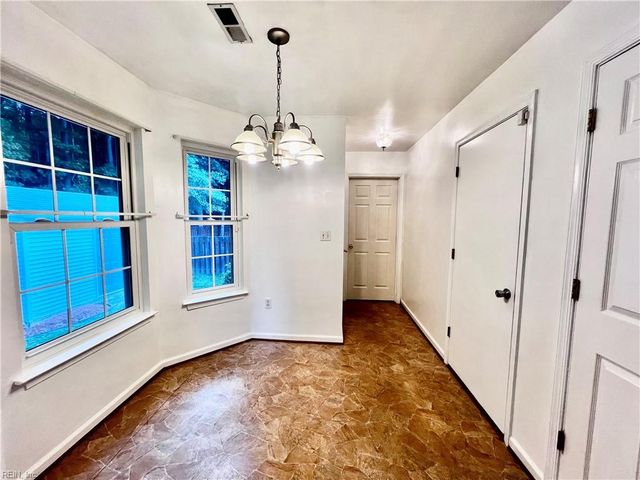 312 Tarneywood DR, Chesapeake, VA 23320
