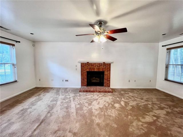 312 Tarneywood DR, Chesapeake, VA 23320
