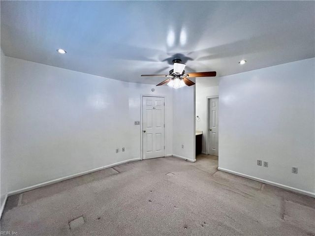 312 Tarneywood DR, Chesapeake, VA 23320