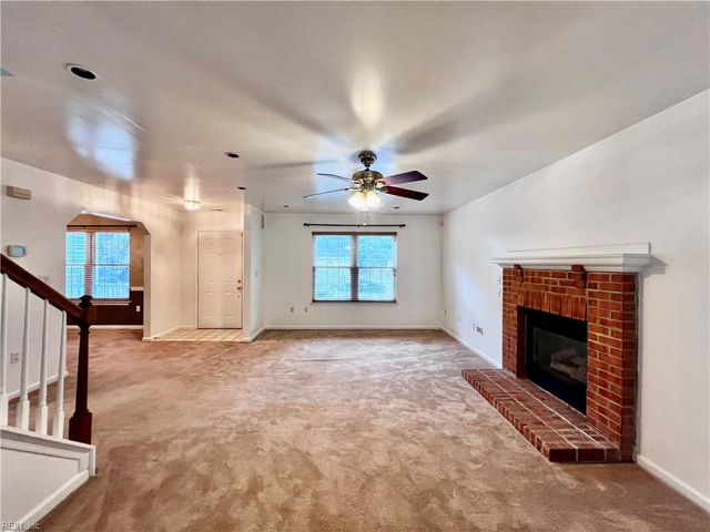 312 Tarneywood DR, Chesapeake, VA 23320