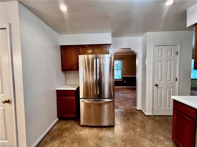 312 Tarneywood DR, Chesapeake, VA 23320
