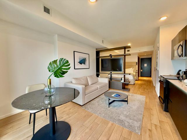 398 NE 5th Street 3907, Miami, FL 33132