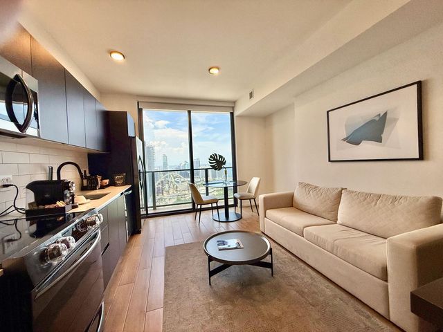 398 NE 5th Street 3907, Miami, FL 33132