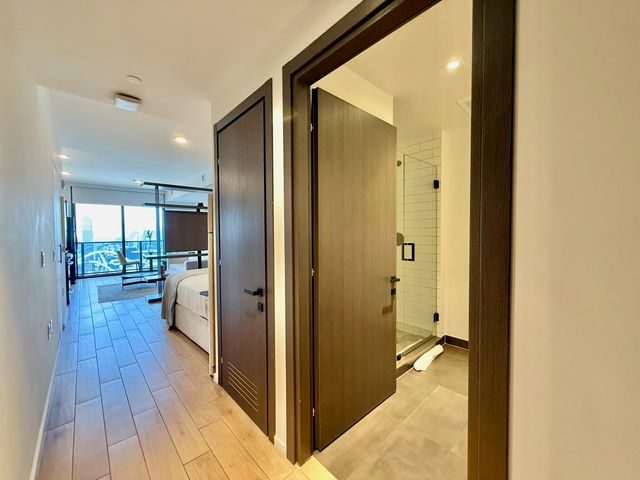 398 NE 5th Street 3907, Miami, FL 33132
