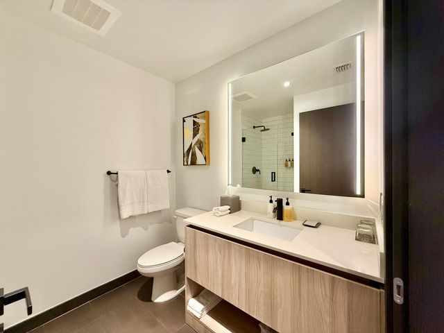 398 NE 5th Street 3907, Miami, FL 33132