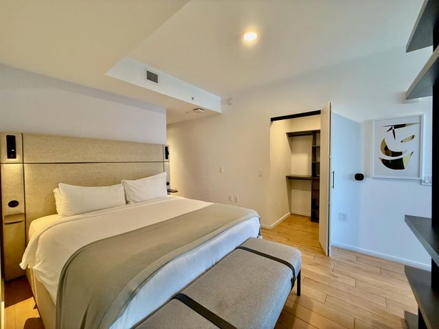 398 NE 5th Street 3907, Miami, FL 33132