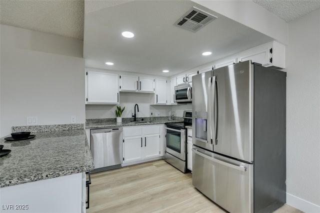 1301 Pinto Rock Lane 202, Las Vegas, NV 89128