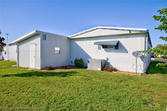 2111 Jacaranda Way, Sebring, FL 33872