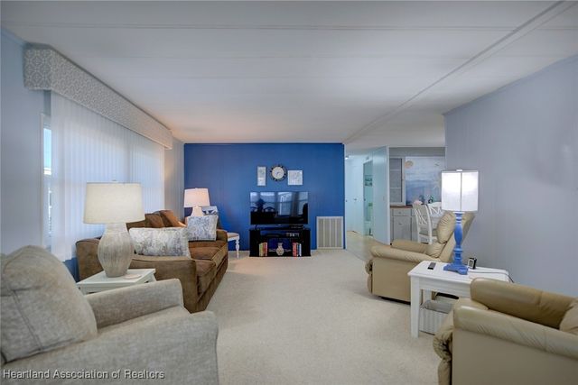 2111 Jacaranda Way, Sebring, FL 33872