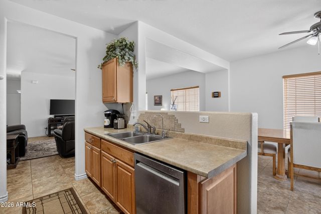 566 E RENEGADE Place, San Tan Valley, AZ 85143