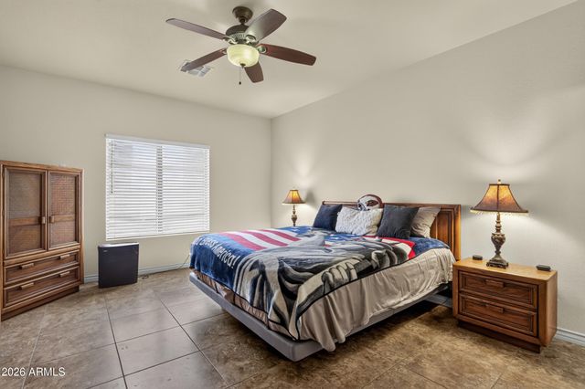 566 E RENEGADE Place, San Tan Valley, AZ 85143