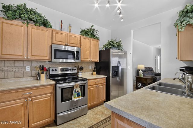 566 E RENEGADE Place, San Tan Valley, AZ 85143