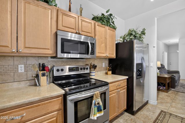 566 E RENEGADE Place, San Tan Valley, AZ 85143