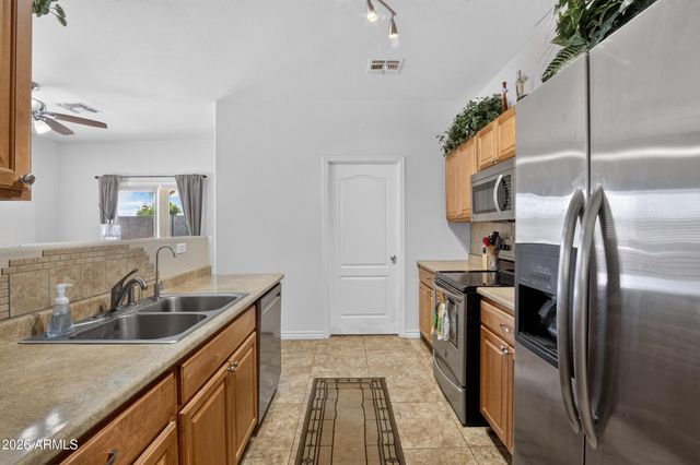 566 E RENEGADE Place, San Tan Valley, AZ 85143