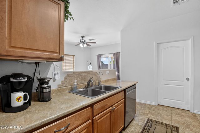 566 E RENEGADE Place, San Tan Valley, AZ 85143