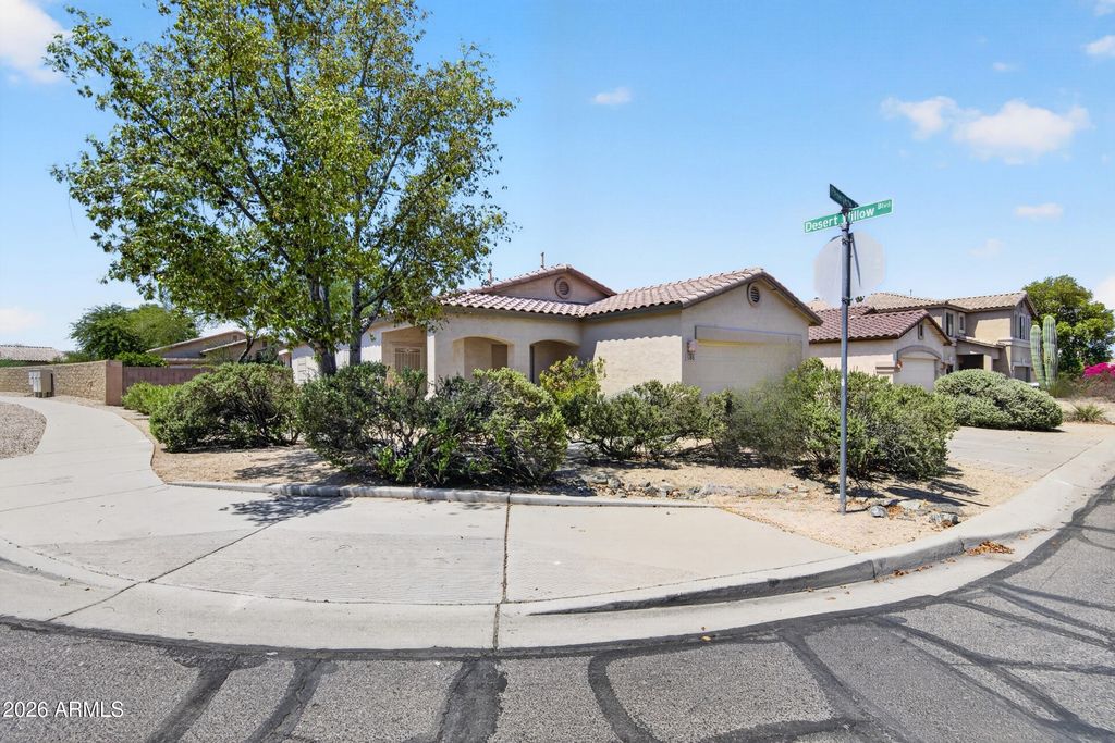 566 E RENEGADE Place, San Tan Valley, AZ 85143 — photo 3