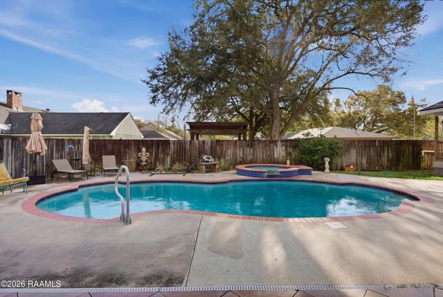 420 Rosemount Drive, New Iberia, LA 70560