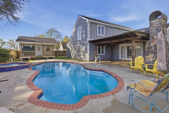 420 Rosemount Drive, New Iberia, LA 70560