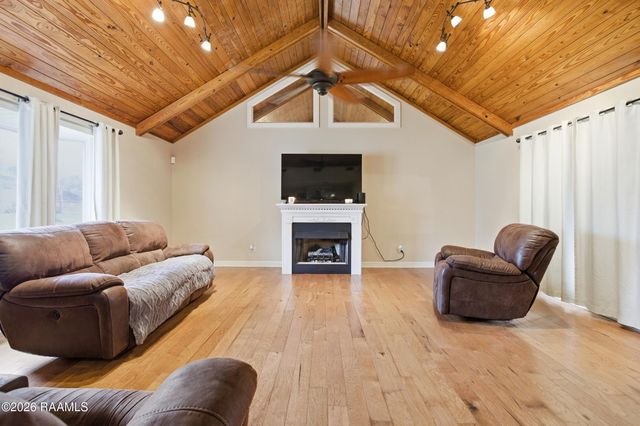 420 Rosemount Drive, New Iberia, LA 70560