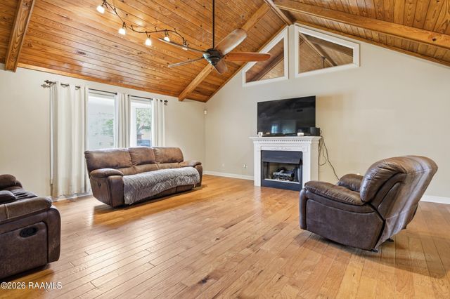 420 Rosemount Drive, New Iberia, LA 70560