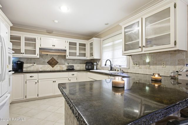 420 Rosemount Drive, New Iberia, LA 70560