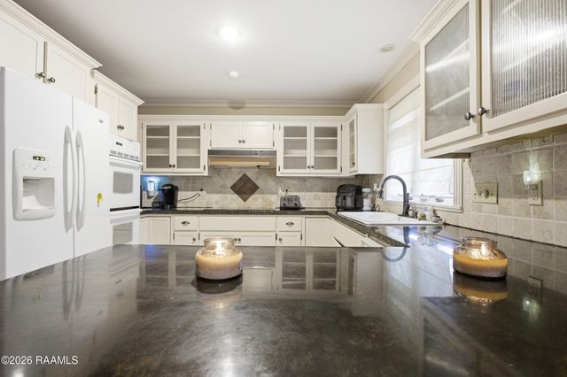 420 Rosemount Drive, New Iberia, LA 70560