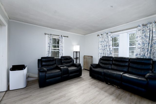 62 Grove St, Spencer, MA 01562