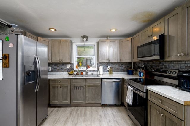 62 Grove St, Spencer, MA 01562