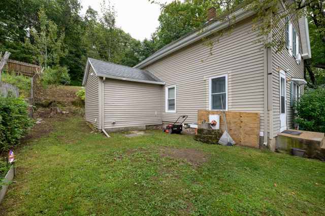 62 Grove St, Spencer, MA 01562