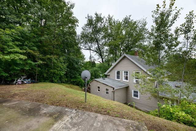 62 Grove St, Spencer, MA 01562