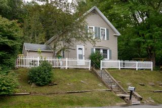 62 Grove St, Spencer, MA 01562