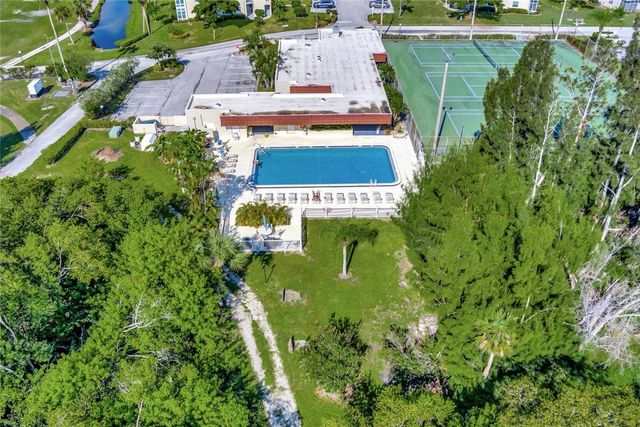 49 Woodland Drive 201, Vero Beach, FL 32962