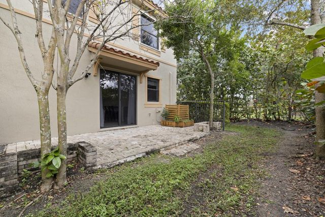 3950 Devenshire Court, Coconut Creek, FL 33073