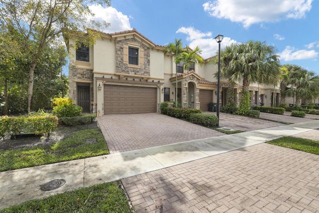 3950 Devenshire Court, Coconut Creek, FL 33073