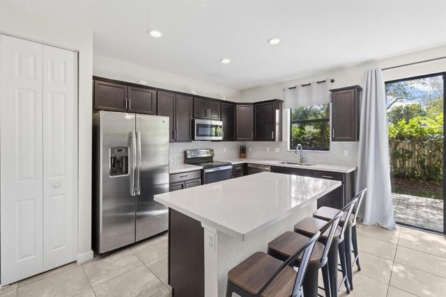 3950 Devenshire Court, Coconut Creek, FL 33073